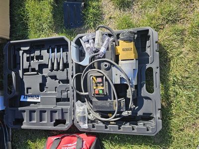 Dewalt magnetic drill