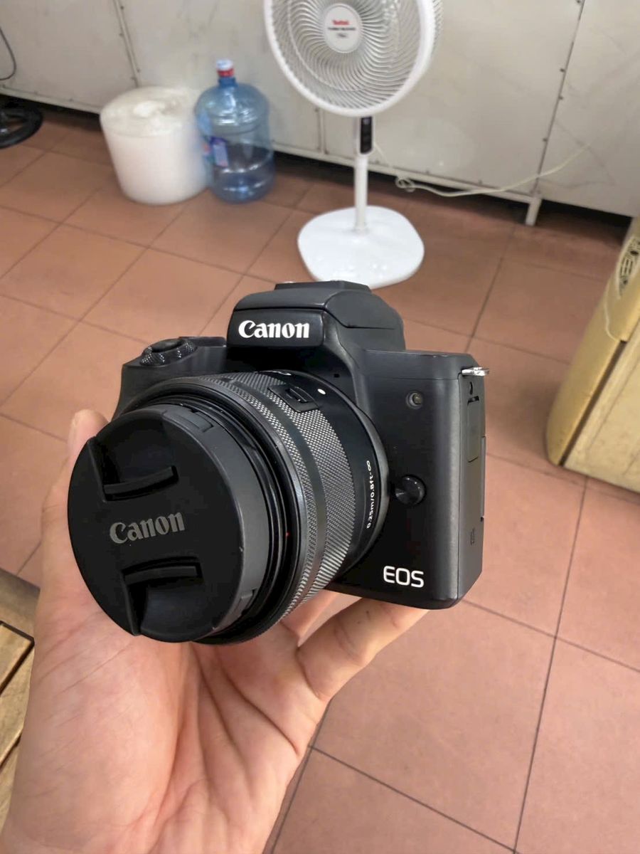 Canon M50 + kit 15-45mm stm used great 420$