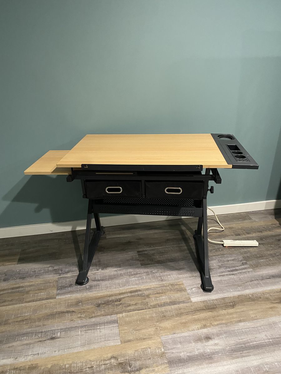 Adjustable Art Desk