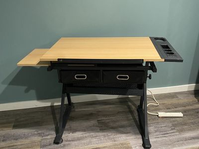 Adjustable Art Desk