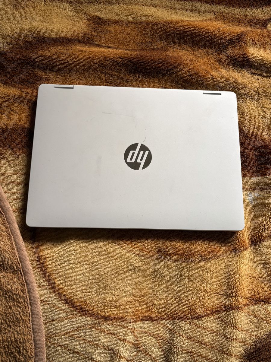 HP Omni book 5 2-1 laptop