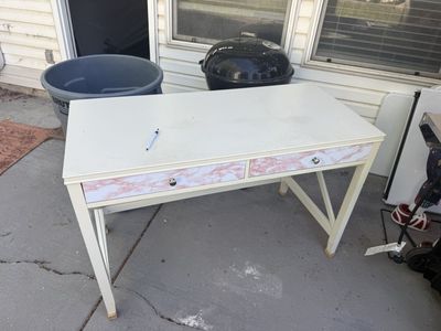 Computer desk