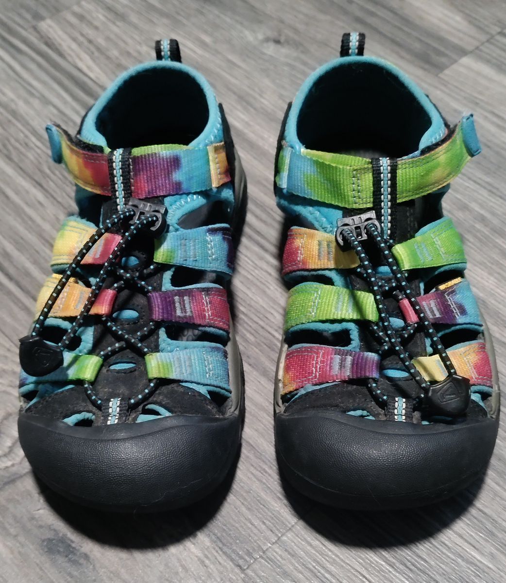 Keen Big Kids' Newport H2 Rainbow Tie Dye Sandals; big kids/youth size 3