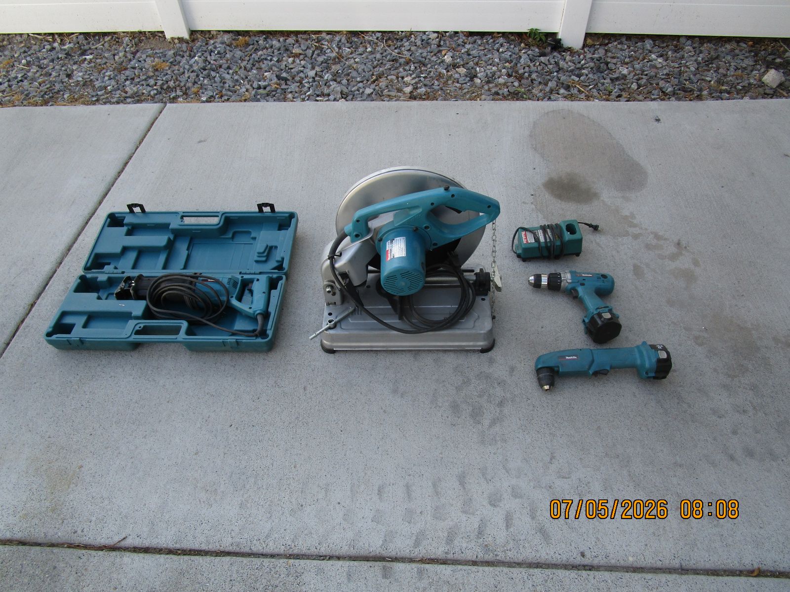 Makita Cutoff Saw, Reciprocating Saw, Cordless Drills with charger