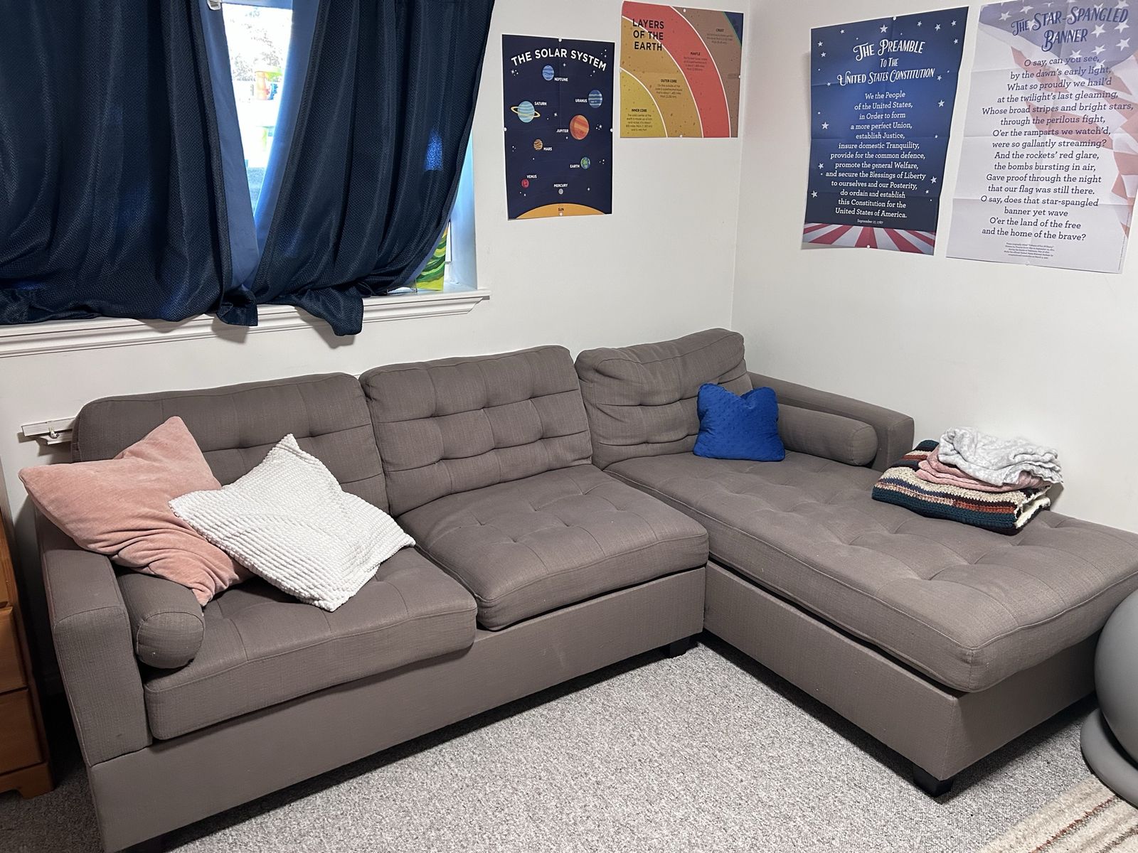 Gray L-Shaped Sectional Sofa with Reversible Chaise - Tufted Cushions, Modern Design