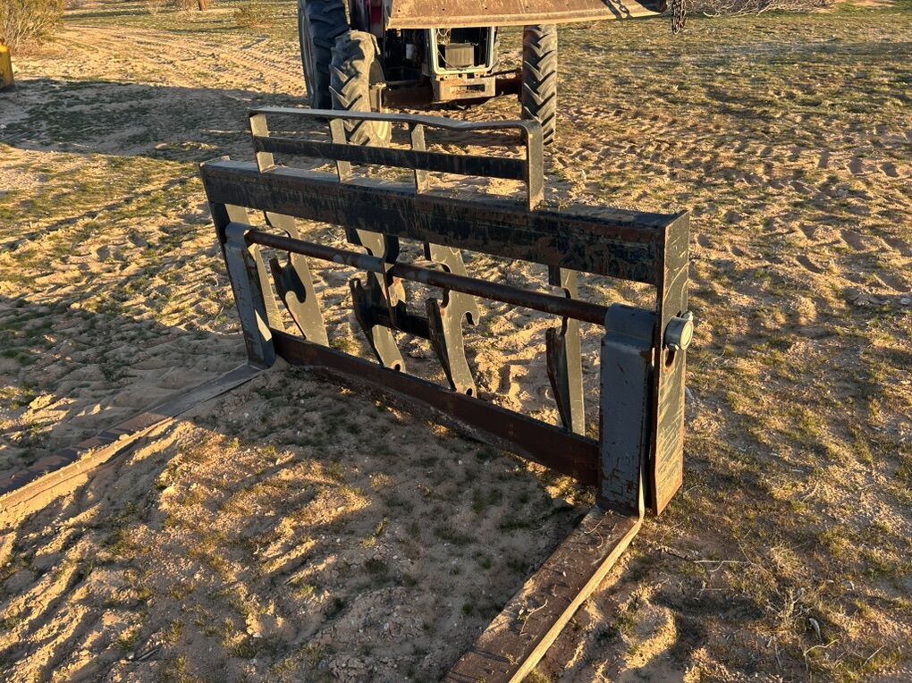 Industrial Equip Fork Lifts