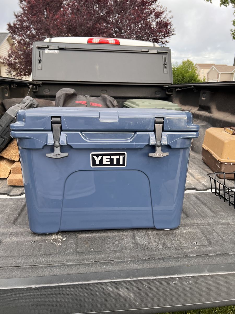 Yeti Tundra 35 Cooler Navy