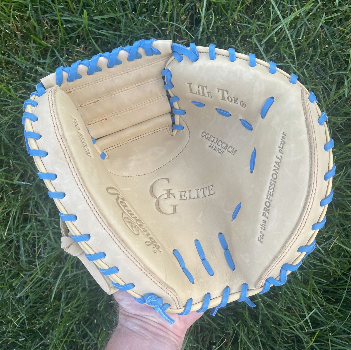 New Rawlings Gold Glove Elite 33 in. Baseball Catchers Glove