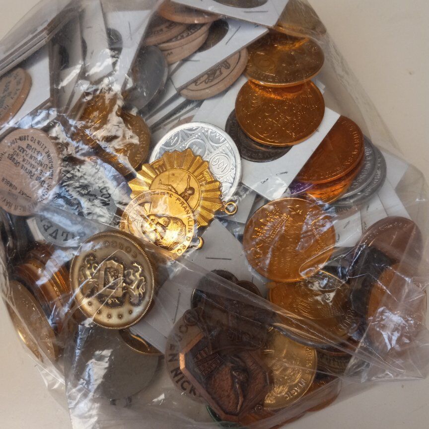 "POT LUCK" 3 lbs VINTAGE TOKENS