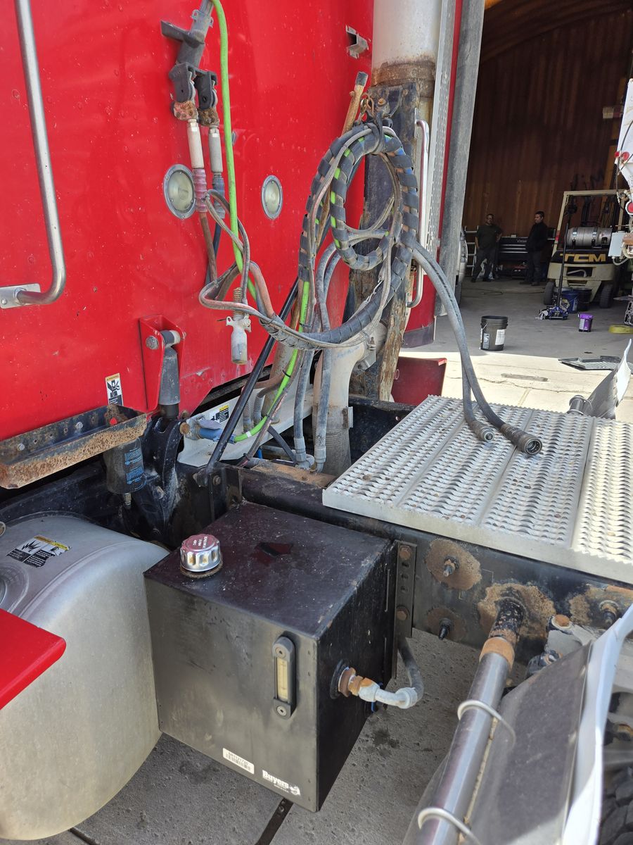 Main image 6