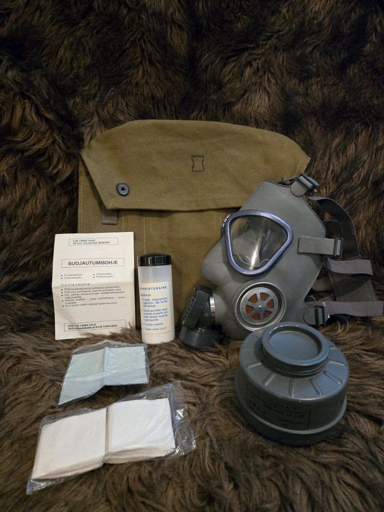 M61 Finnish Gas Mask