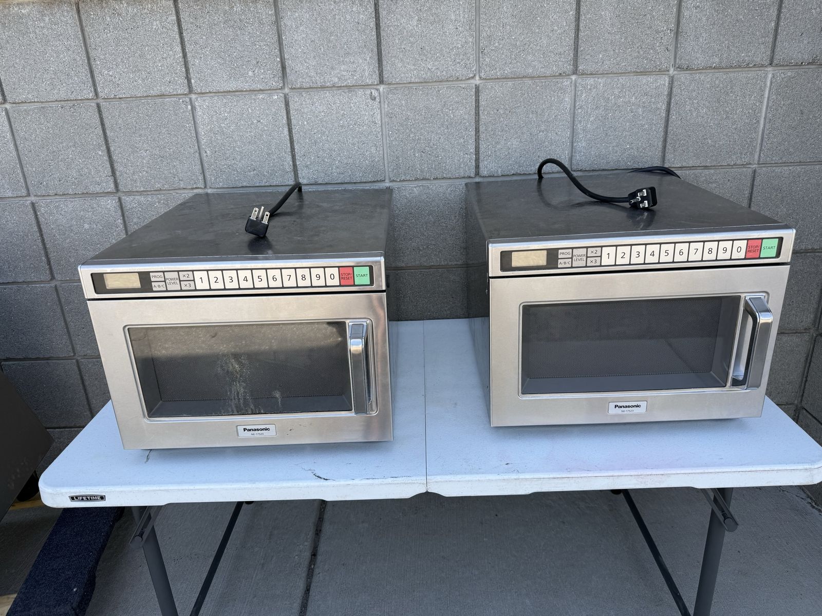 Panasonic Commercial Microwaves NE-17523 208 Volts