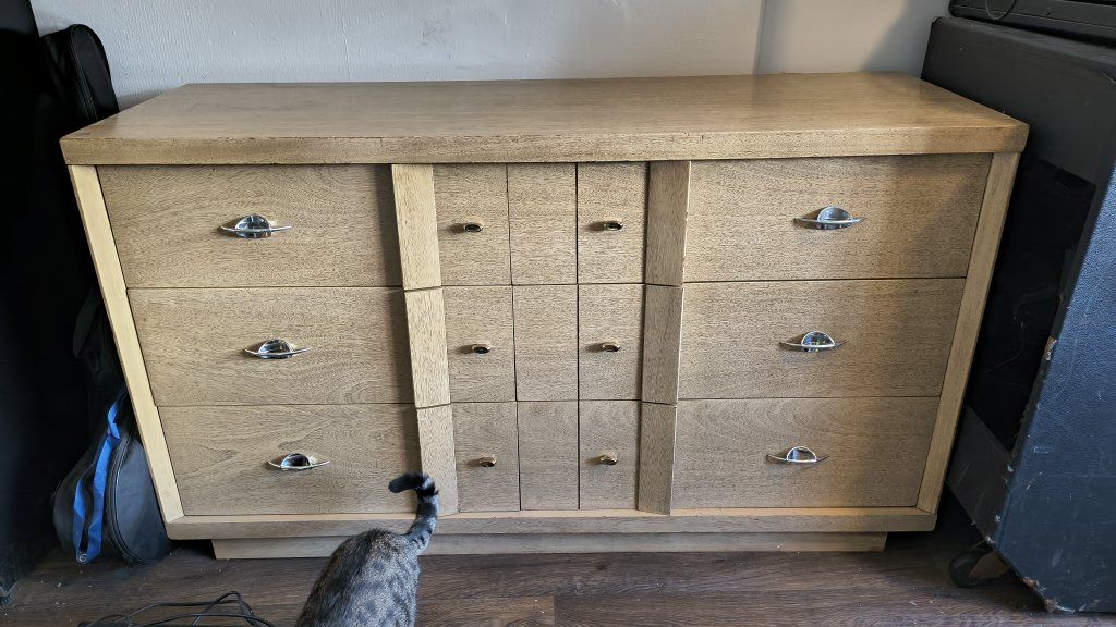 Vintage Mid-Century Modern Dresser - Blonde Wood, 9-Drawer Design
