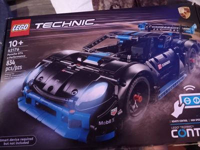 LEGO Technic 42176 Porsche GT4 e-Performance 834 pcs New Sealed