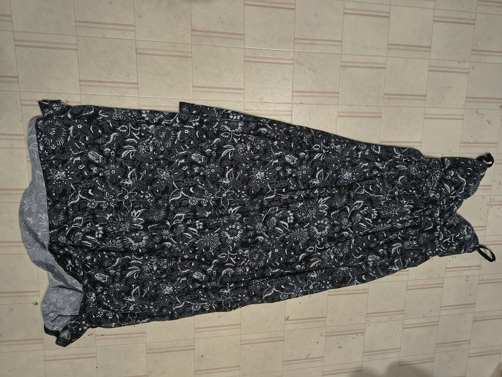 Main image 6