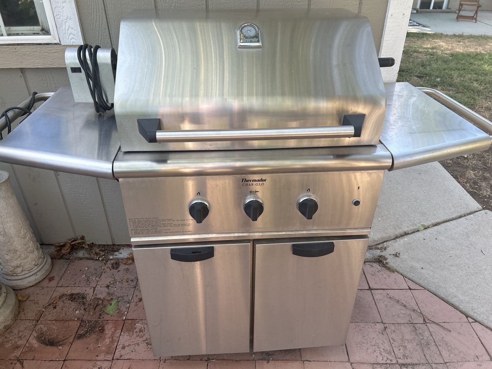 Thermador Char-Glo Stainless Steel Gas Grill with Rotisserie