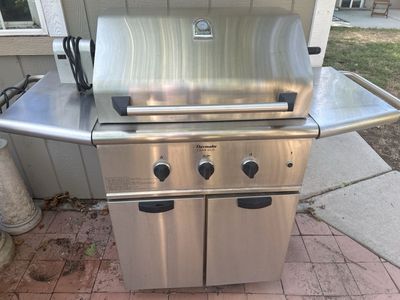 Thermador Char-Glo Stainless Steel Gas Grill with Rotisserie