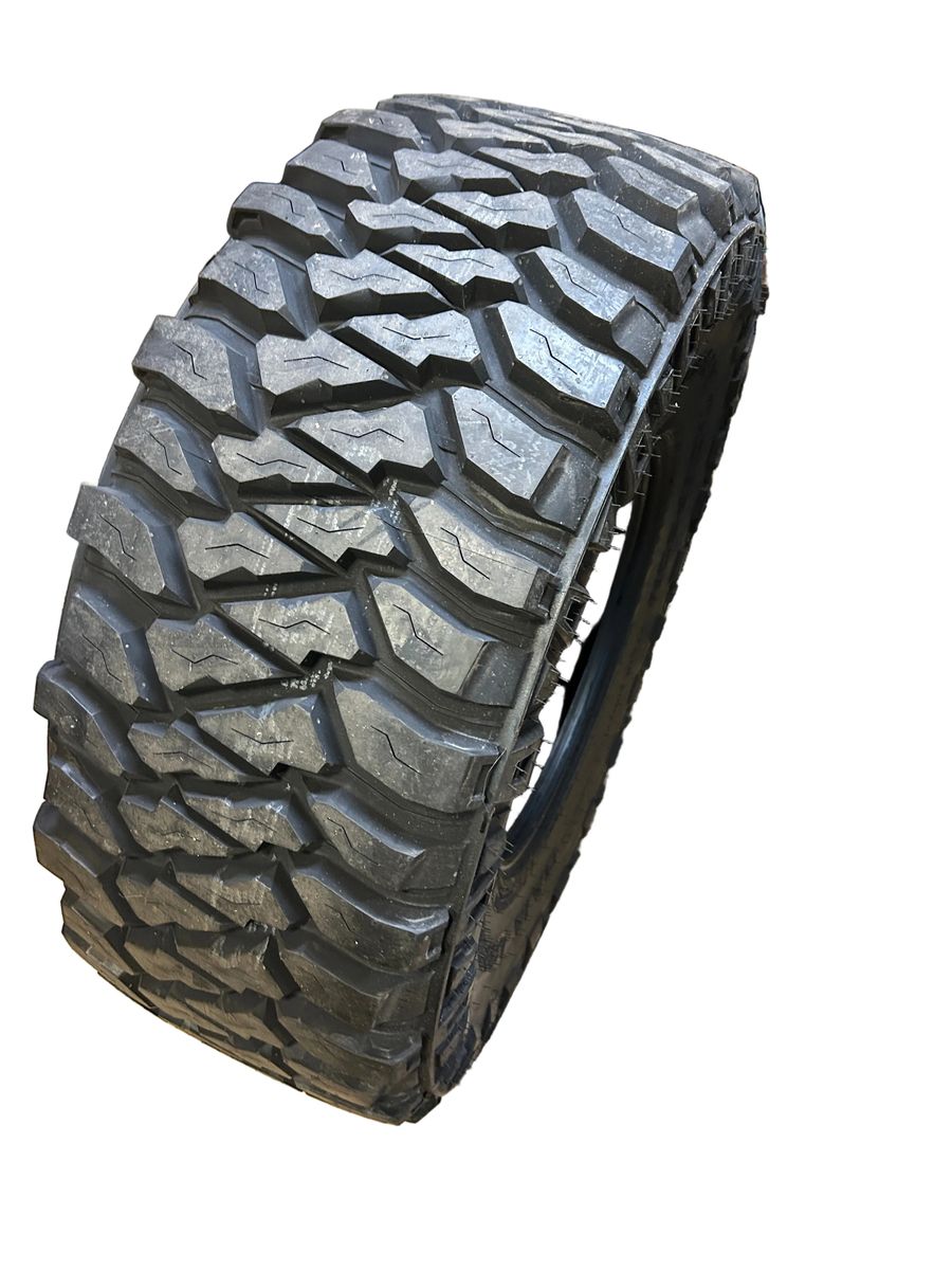 2 MICKEY THOMPSON BAJA LEGEND MTZ BSW LT 37 13.5 17 121Q MUD TERRAIN TIRE 331148005