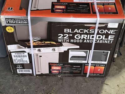 Blackstone ProSeries 22" Griddle with Hood and Cabinet