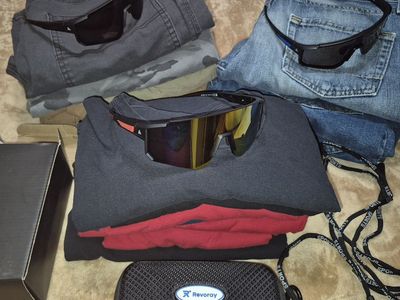 18pcs Work Bundle 32" Men's Cargo Pants Jeans T-Shirts Sunglasses Work Wrangler Levi's Nautica Coleman Hanes