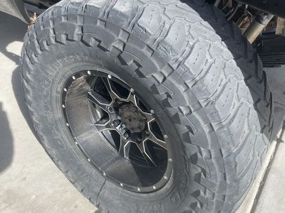 38x15.5r18 toyo Mud Terrain On Moto Metal Wheels