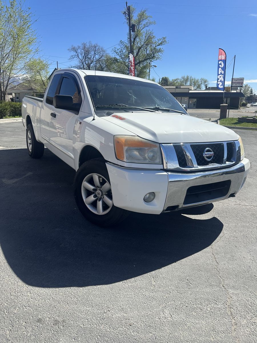 2012 Nissan Titan SV