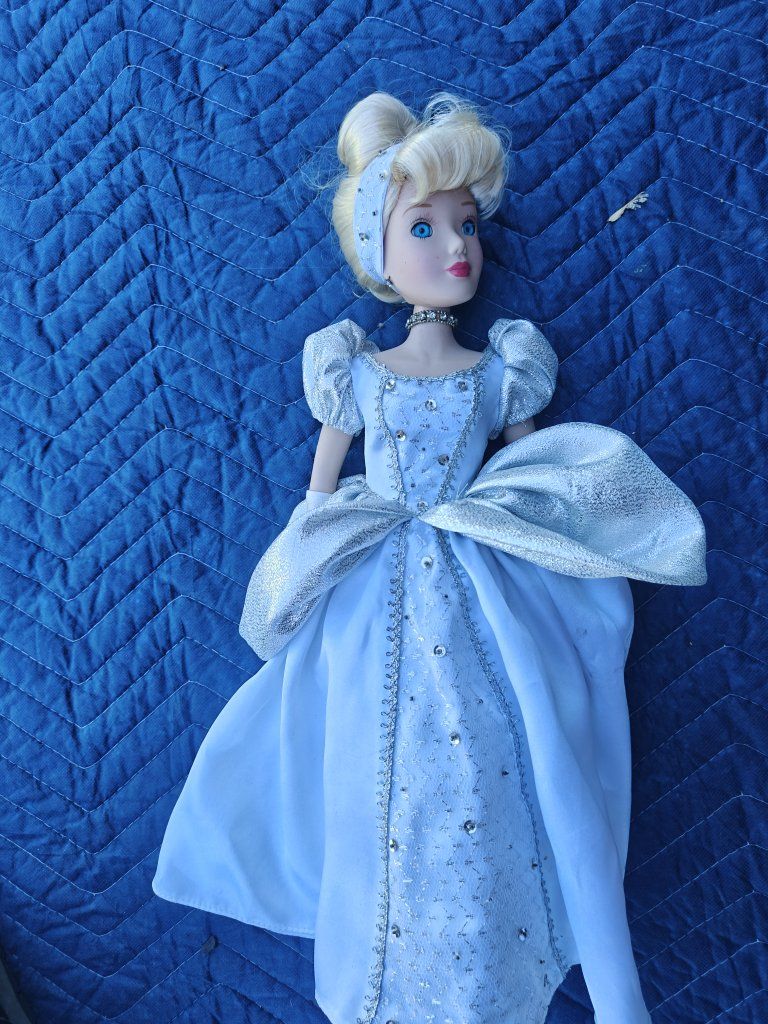 Cinderella Disney Princess Classic Doll - Light Blue Gown, Blond Hair, 11.5"