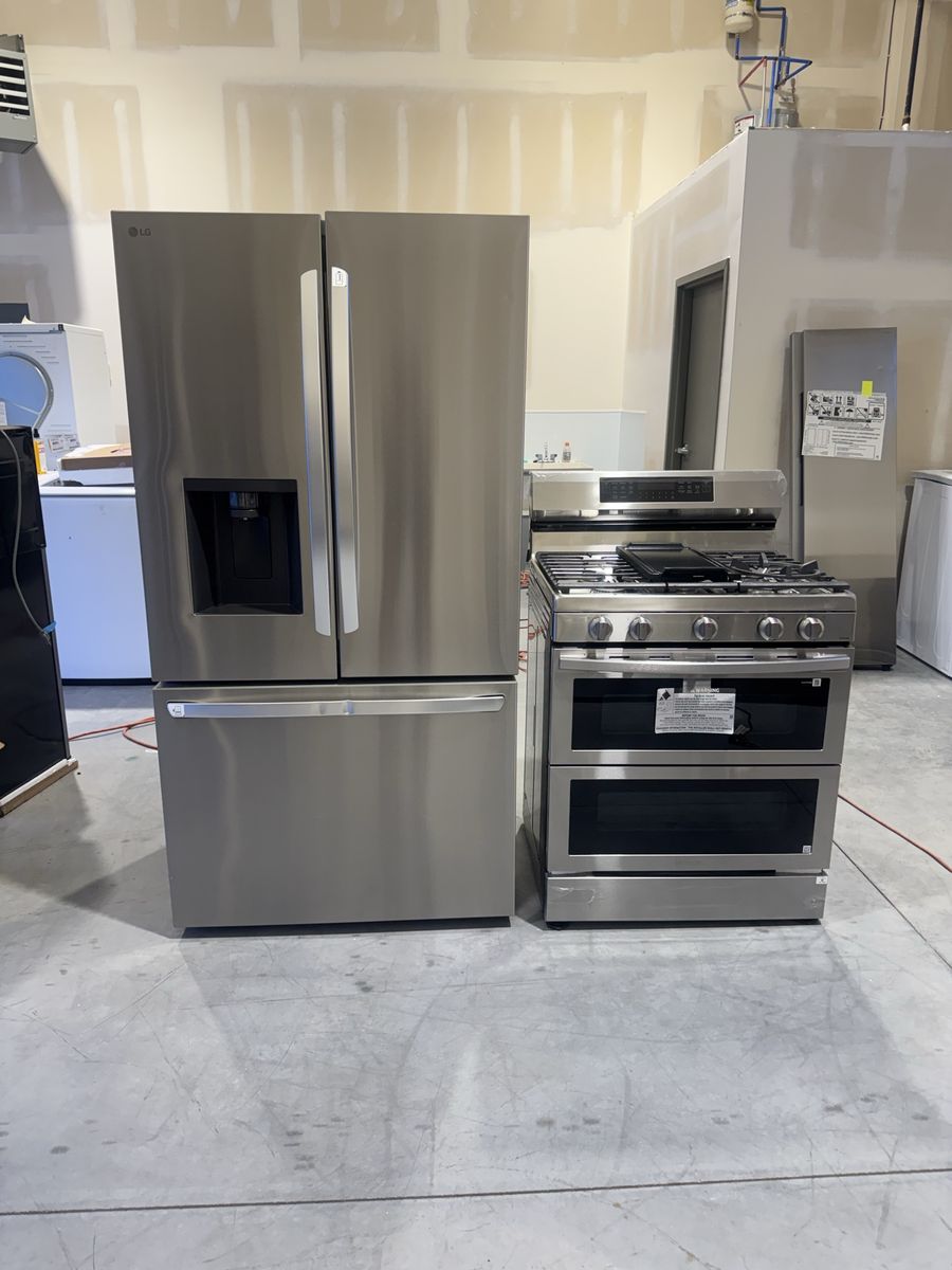 New scratch and dent kitchen Appliance 3 piece Gas Set 