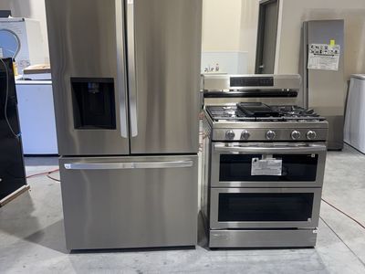 New scratch and dent kitchen Appliance 3 piece Gas Set