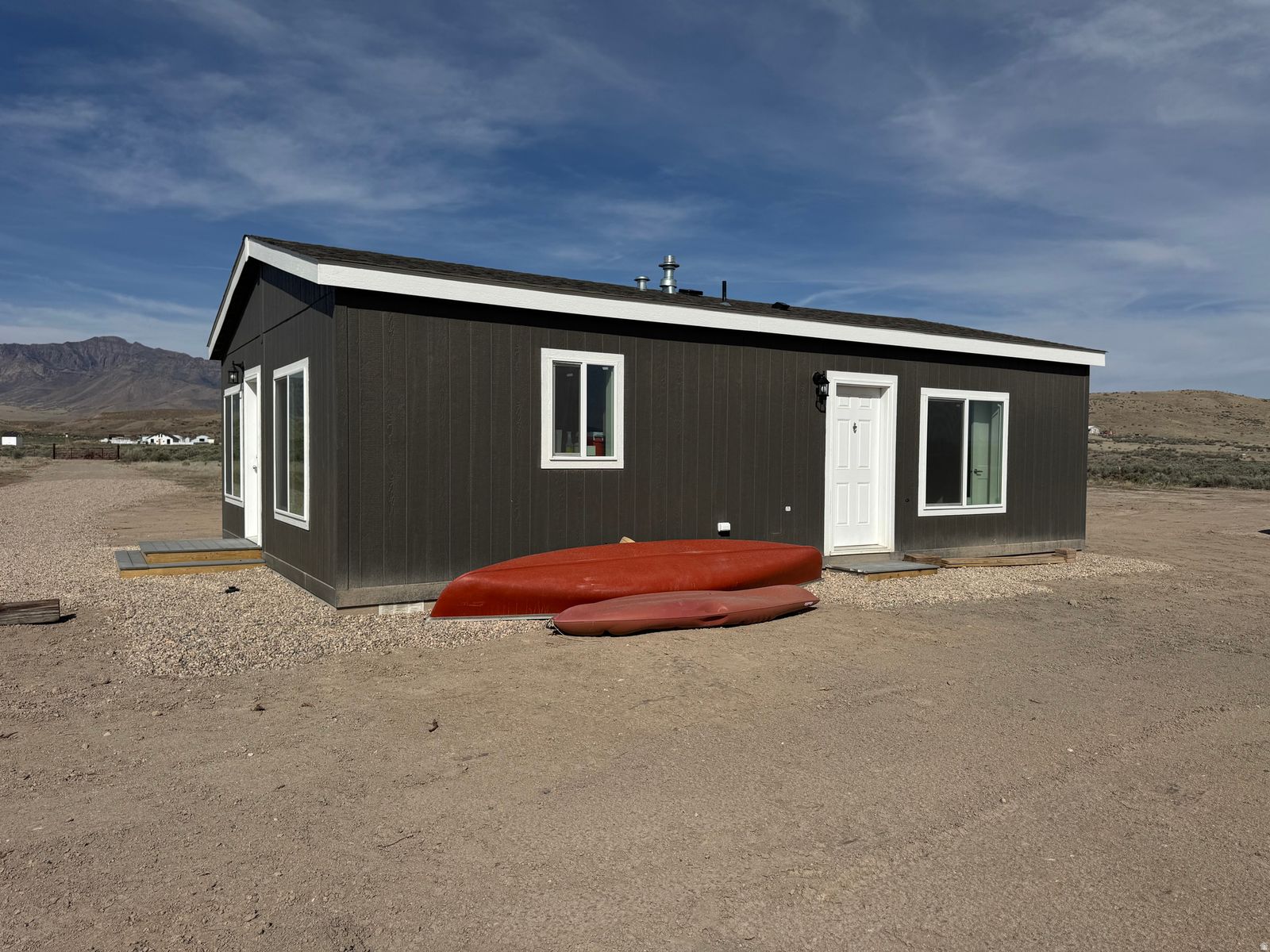 Main image 4