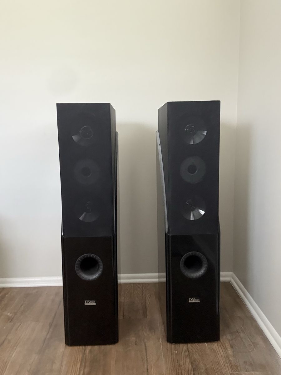 Two DiVinci Speakers Model DV-1420