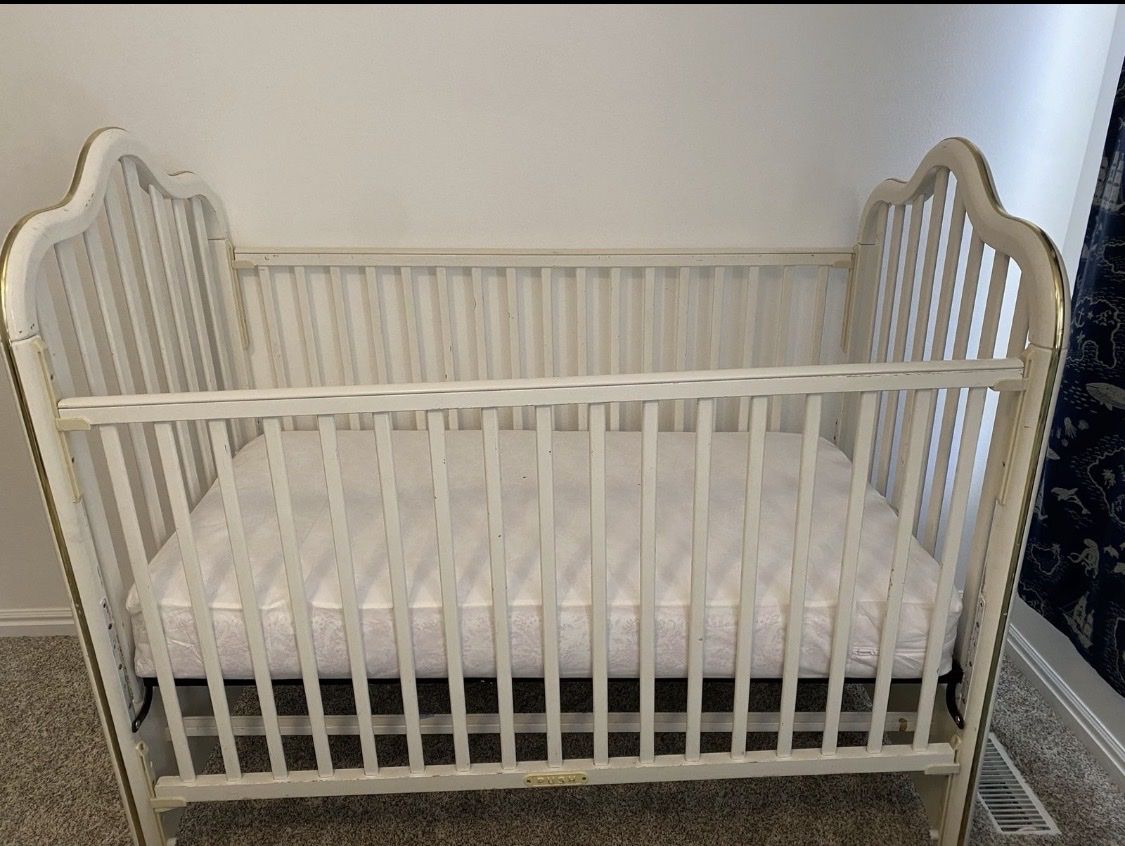 FREE CRIB