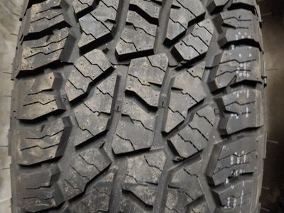 225/65r17 blackhawk ridgecrawler at