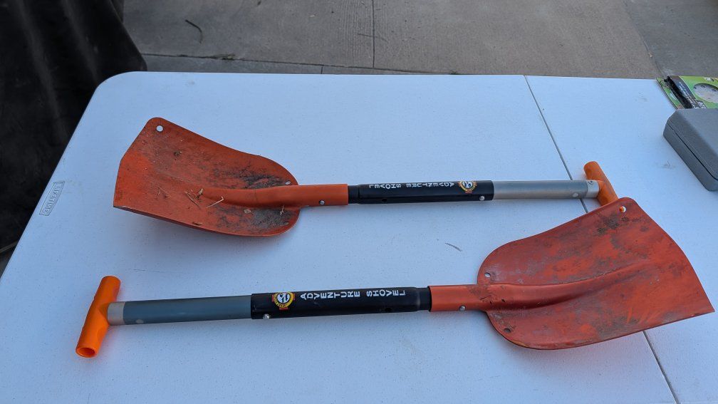 Adventure shovels