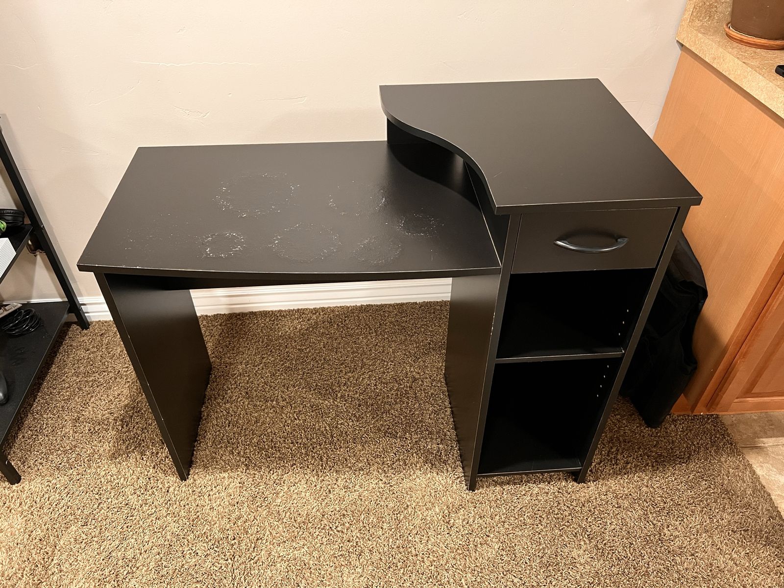 Black Desk