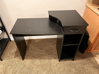 Black Desk