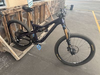2022 Fezzari (Ari) La Sal Peak Carbon 29er – Fox Factory – Large