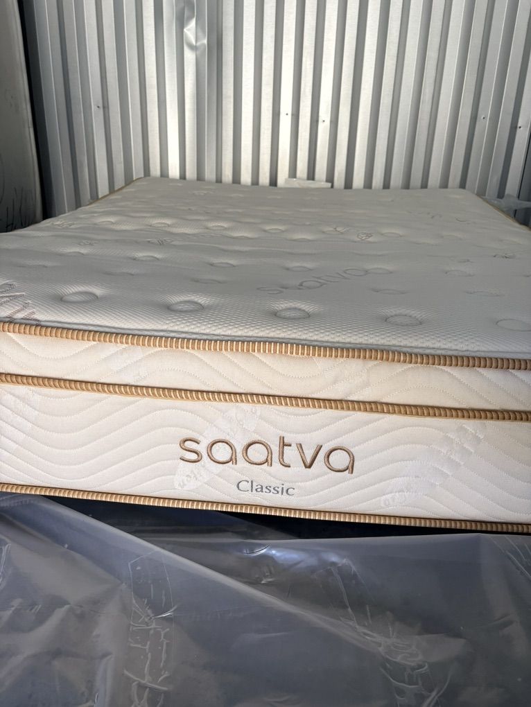 Saatva Classic 11.5 Queen Mattress