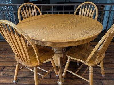Solid Oak Round Pedestal Dining Table with 6 Chairs + 24" leaf and 3 Matching Swivel Barstools
