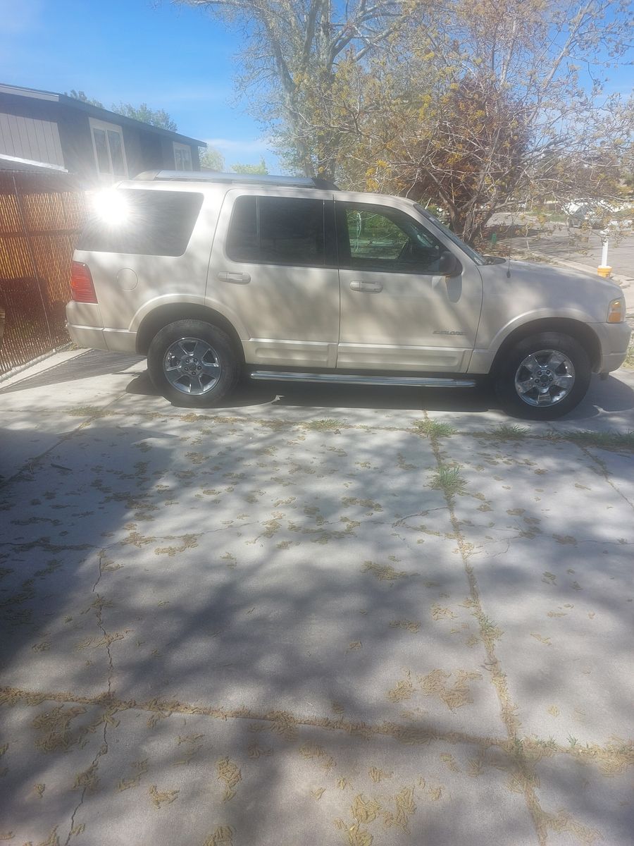 2005 Ford Explorer Limited