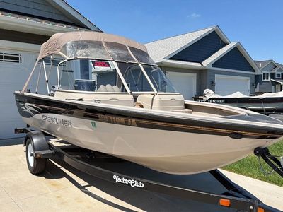Crestliner Fishing Boat