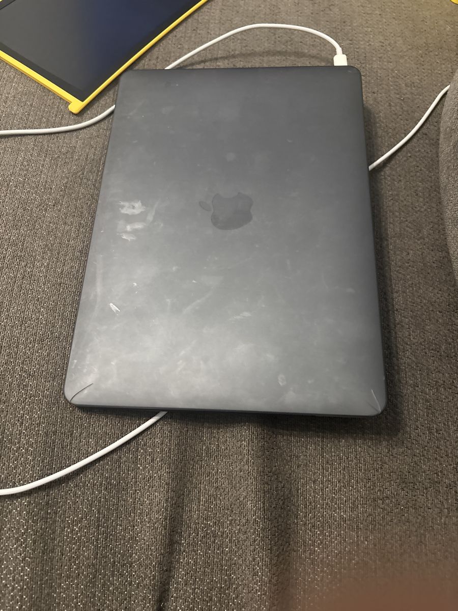 Apple MacBook