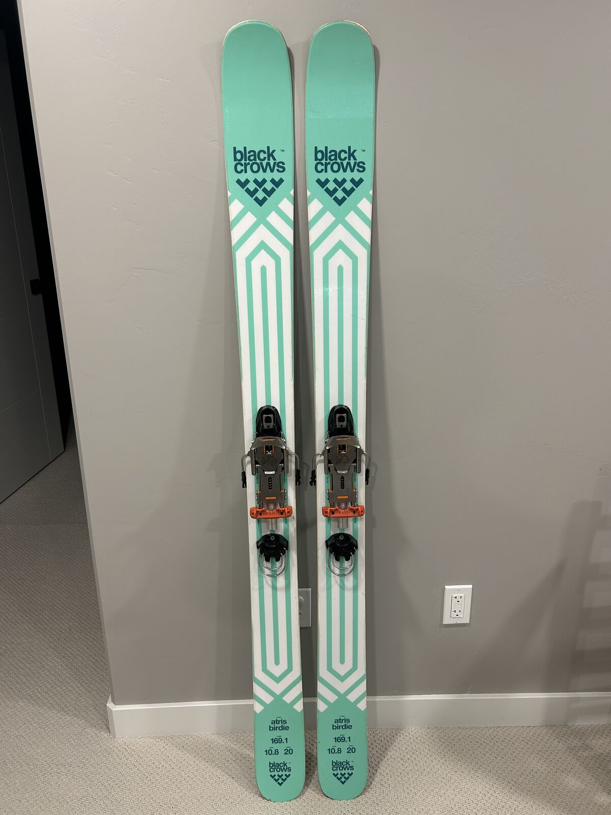 Black Crows Atris NTN Telemark Skis - 22 Designs Outlaw X - 169CM