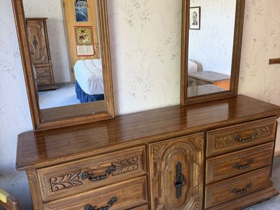 Solid wood dresser with drawers and mirrors