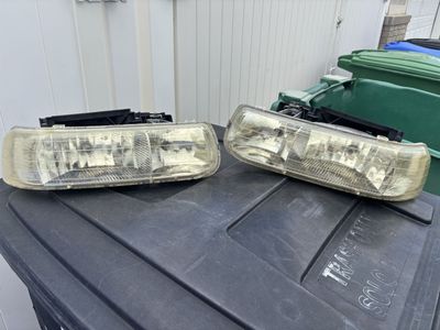 Chevy Silverado Headlights (Pair) - 1999-2002 - Yellowed but Functional
