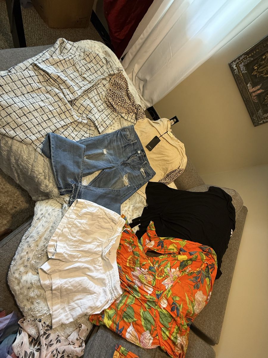 Clothes woman’s size large bag full