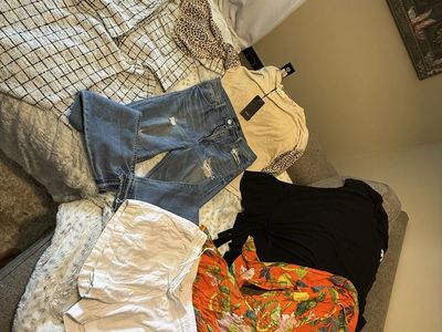 Clothes woman’s size large bag full