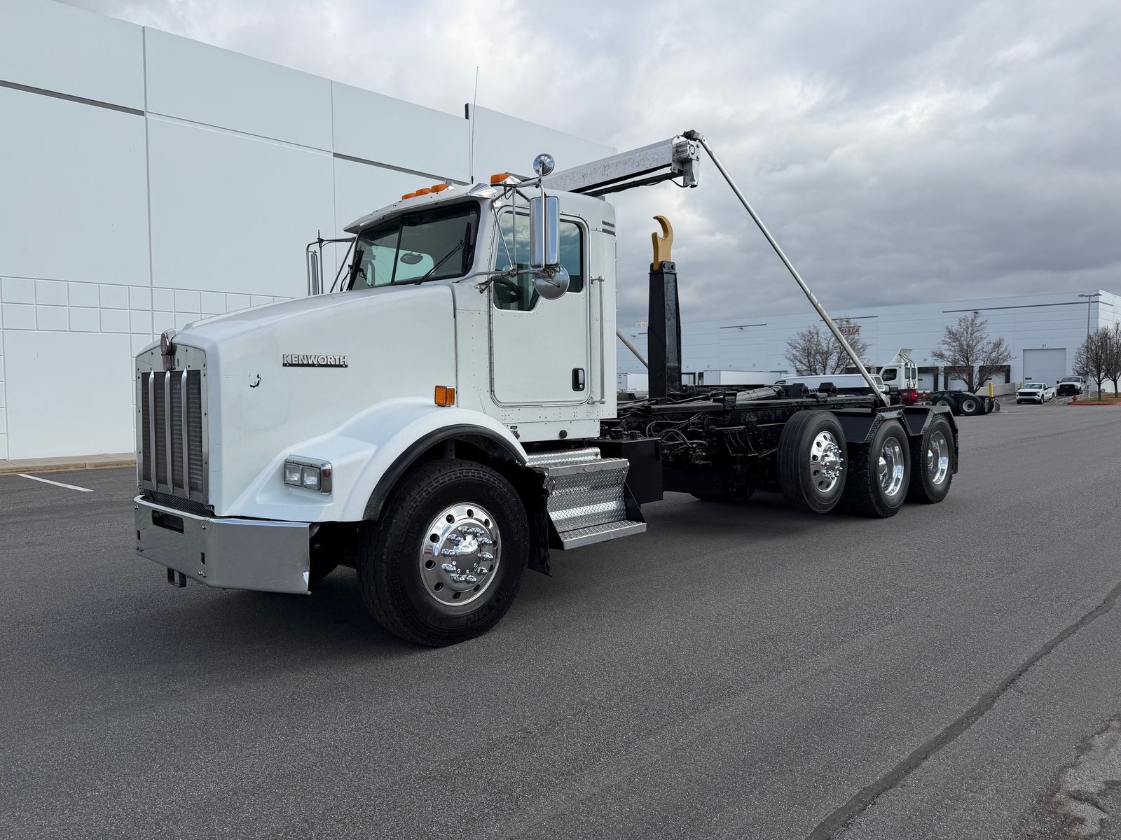 2007 Kenworth T800 Hooklift Dumpster Truck
