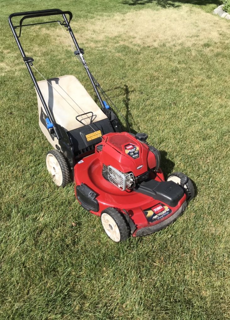 Toro 22” Self Propelled Recycler Lawnmower