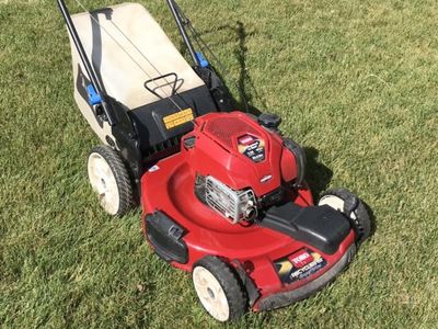 Toro 22” Self Propelled Recycler Lawnmower
